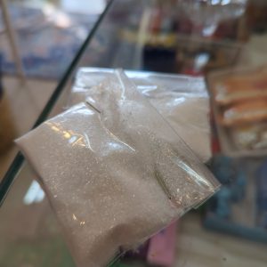 Yagra en polvo 10gs resina para atraer la abundancia, prosperidad, dinero y buena fortuna además de  armonizar los ambientes.